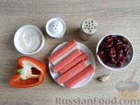 Фото приготовления рецепта: Салат из крабовых палочек, консервированной фасоли и сладкого перца - шаг №1