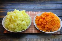 Фото приготовления рецепта: Слоёный салат с редькой, картофелем, морковью, яблоком и варёным яйцом - шаг №5