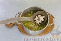 Фото приготовления рецепта: Куриный суп с клёцками - шаг №8