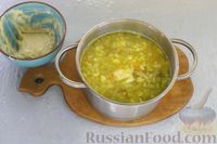 Фото приготовления рецепта: Куриный суп с клёцками - шаг №12