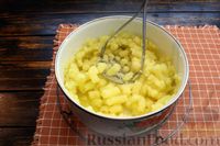 Фото приготовления рецепта: Картофельные пампушки с укропно-чесночным соусом - шаг №4