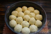 Фото приготовления рецепта: Картофельные пампушки с укропно-чесночным соусом - шаг №18