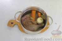Фото приготовления рецепта: Сырный суп с капустой, фасолью и курицей - шаг №3