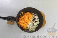 Фото приготовления рецепта: Сырный суп с капустой, фасолью и курицей - шаг №5