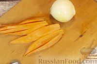 Фото приготовления рецепта: Куриный суп с капустой, рисом и помидорами - шаг №5