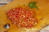 Фото приготовления рецепта: Куриный суп с капустой, рисом и помидорами - шаг №7