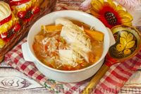Фото приготовления рецепта: Куриный суп с капустой, рисом и помидорами - шаг №12