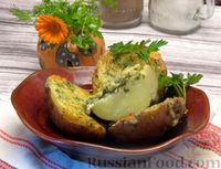 Фото приготовления рецепта: Картошка под чесночным маслом с сыром  и зеленью, в духовке - шаг №10