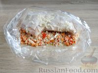 Фото приготовления рецепта: Курица с рисом и овощами, запечённая в пакете - шаг №11