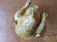 Фото приготовления рецепта: Запечённая курица в духовке, фаршированная айвой - шаг №4