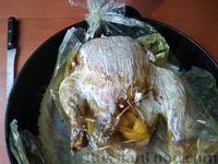 Фото приготовления рецепта: Запечённая курица в духовке, фаршированная айвой - шаг №6