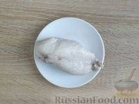Фото приготовления рецепта: Слойки с отварной курицей и сыром - шаг №3