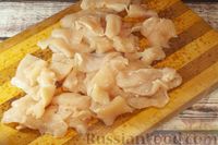 Фото приготовления рецепта: Картофельная запеканка  с курицей, сладким перцем и кукурузой - шаг №6