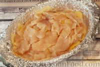 Фото приготовления рецепта: Картофельная запеканка  с курицей, сладким перцем и кукурузой - шаг №8