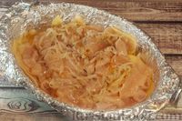 Фото приготовления рецепта: Картофельная запеканка  с курицей, сладким перцем и кукурузой - шаг №9