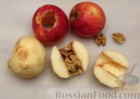 Фото приготовления рецепта: Творожный пирог с яблоками, орехами и повидлом - шаг №7