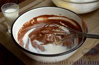 Фото приготовления рецепта: Пирог "Зебра" на сметане, с какао и кокосовой стружкой - шаг №8