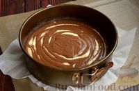 Фото приготовления рецепта: Пирог "Зебра" на сметане, с какао и кокосовой стружкой - шаг №11