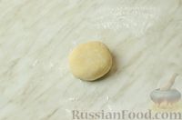 Фото приготовления рецепта: Пирожки из песочного медового теста с орехами и сухофруктами - шаг №12