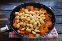 Фото приготовления рецепта: Тушёная тыква с консервированной фасолью - шаг №10