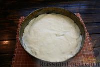 Фото приготовления рецепта: Заливной пирог с картошкой и капустой (на кефире) - шаг №19