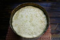 Фото приготовления рецепта: Заливной пирог с картошкой и капустой (на кефире) - шаг №20