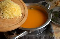 Фото приготовления рецепта: Картофельный суп-пюре с сыром, на курином бульоне - шаг №10