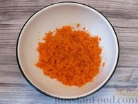 Фото приготовления рецепта: Домашний сыр из моркови, молока и сметаны - шаг №2