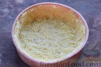 Фото приготовления рецепта: Картофельная запеканка с мясным фаршем и капустой - шаг №9