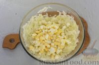 Фото приготовления рецепта: Творожные пирожки с капустой (на сковороде) - шаг №6