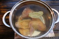 Фото приготовления рецепта: Томатный суп с курицей, консервированной фасолью и овощами - шаг №2