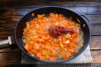 Фото приготовления рецепта: Томатный суп с курицей, консервированной фасолью и овощами - шаг №11