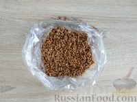 Фото приготовления рецепта: Гречка с грибами и сосисками, в пакете - шаг №8