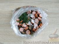Фото приготовления рецепта: Гречка с грибами и сосисками, в пакете - шаг №13