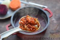 Фото приготовления рецепта: Красный борщ с фасолью и солёными огурцами - шаг №11