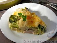 Фото приготовления рецепта: Курица, запечённая с брокколи и цветной капустой в сливочно-сырном соусе - шаг №15