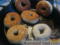 Фото приготовления рецепта: Творожные пончики - шаг №5