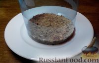 Фото приготовления рецепта: Шоколадный кекс "Чёрный лес" с вишней, ганашем из белого шоколада и глазурью - шаг №29