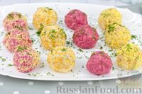 Фото приготовления рецепта: Закусочные шарики с сельдью, овощами, яйцами и сыром - шаг №15