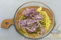 Фото приготовления рецепта: Салат с курицей, картофелем, маринованными огурцами и морковью - шаг №10