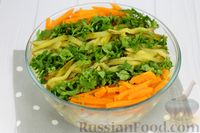 Фото приготовления рецепта: Салат с курицей, картофелем, маринованными огурцами и морковью - шаг №20