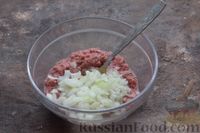 Фото приготовления рецепта: Ленивые пельмени, тушенные с картошкой (на сковороде) - шаг №5