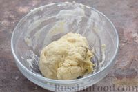Фото приготовления рецепта: Ленивые пельмени, тушенные с картошкой (на сковороде) - шаг №4