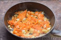 Фото приготовления рецепта: Ленивые пельмени, тушенные с картошкой (на сковороде) - шаг №8