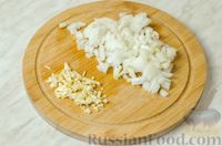 Фото приготовления рецепта: Мясная запеканка с макаронами и молочно-сырным соусом - шаг №3