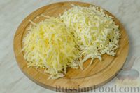 Фото приготовления рецепта: Мясная запеканка с макаронами и молочно-сырным соусом - шаг №8