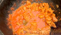 Фото приготовления рецепта: Гуляш из свинины с томатной подливкой - шаг №3