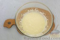 Фото приготовления рецепта: Имбирно-медовый пирог с джемом - шаг №3