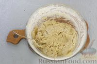 Фото приготовления рецепта: Имбирно-медовый пирог с джемом - шаг №7