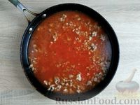 Фото приготовления рецепта: Макароны с фаршем в томатном соусе, на сковороде - шаг №8